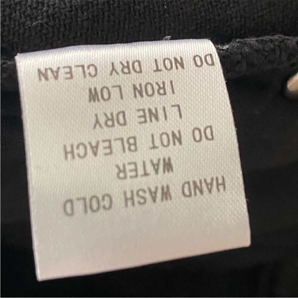 NWT Woman’s Two Piece Shorts Outfit. Size Small. - Picture 4 of 5